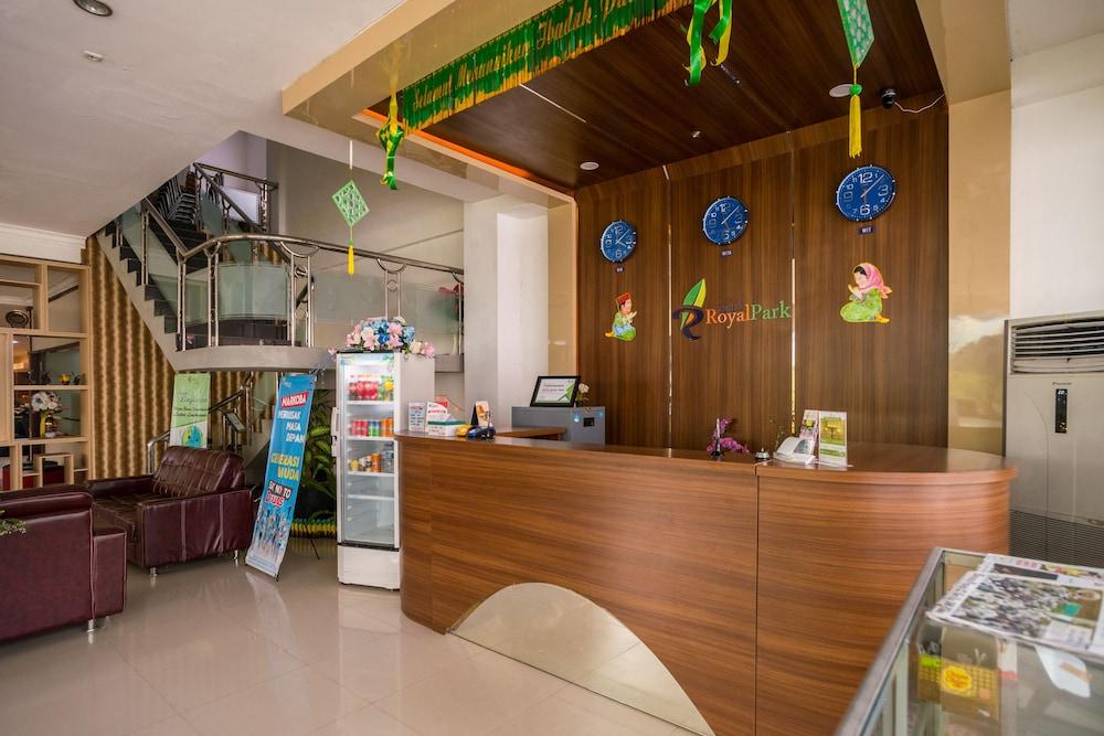 Royal Park Hotel Samarinda Εξωτερικό φωτογραφία