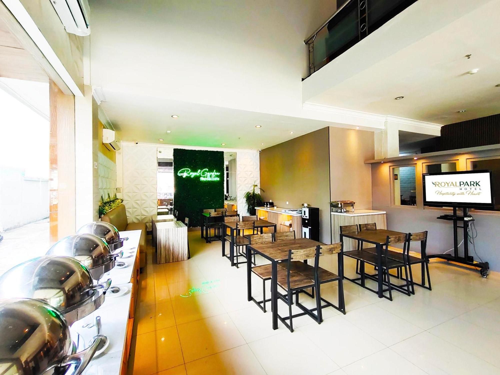 Royal Park Hotel Samarinda Εξωτερικό φωτογραφία