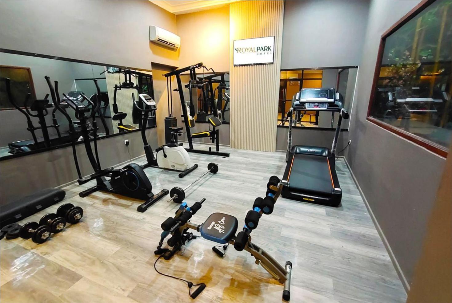Royal Park Hotel Samarinda Εξωτερικό φωτογραφία