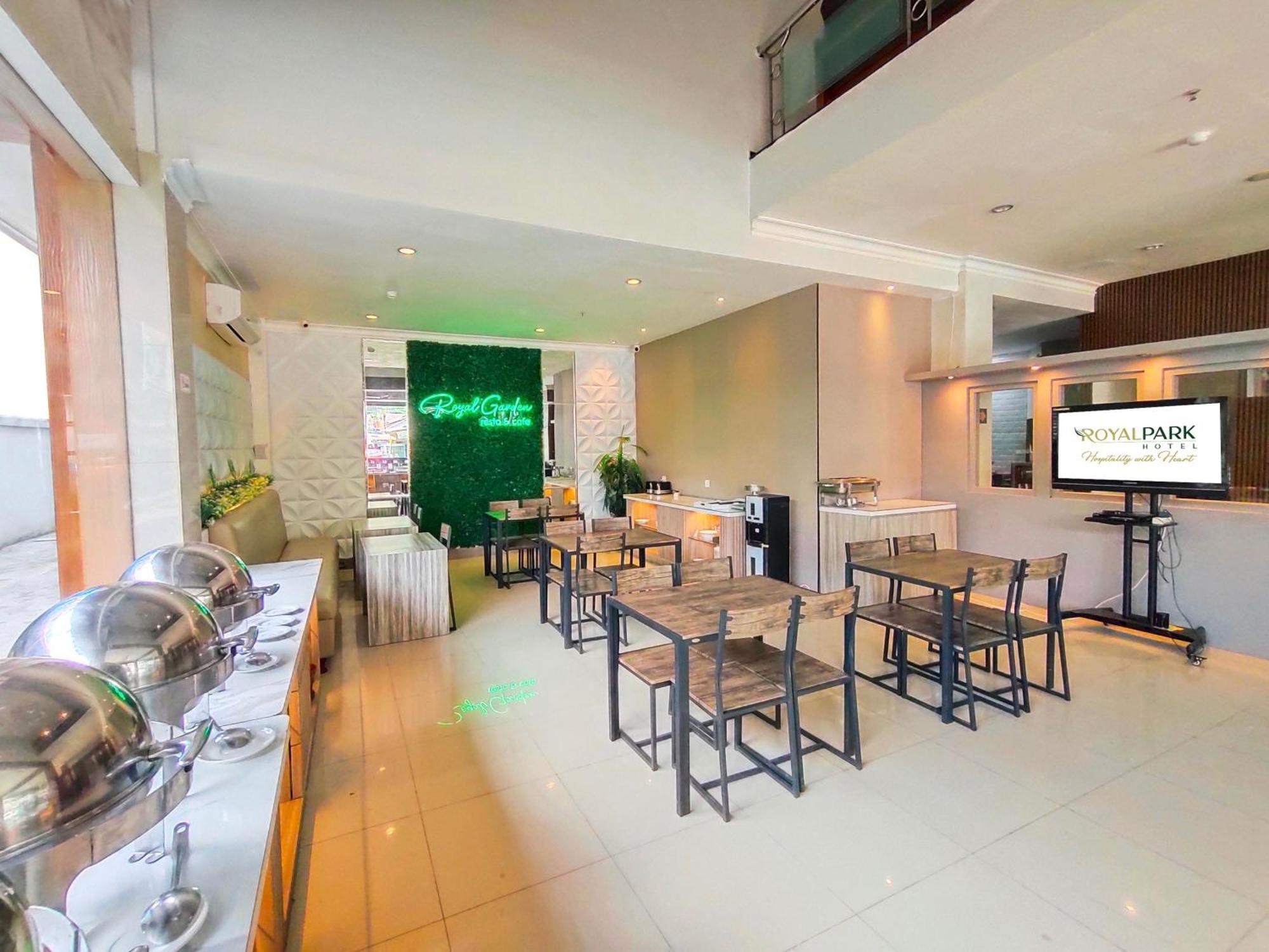 Royal Park Hotel Samarinda Εξωτερικό φωτογραφία