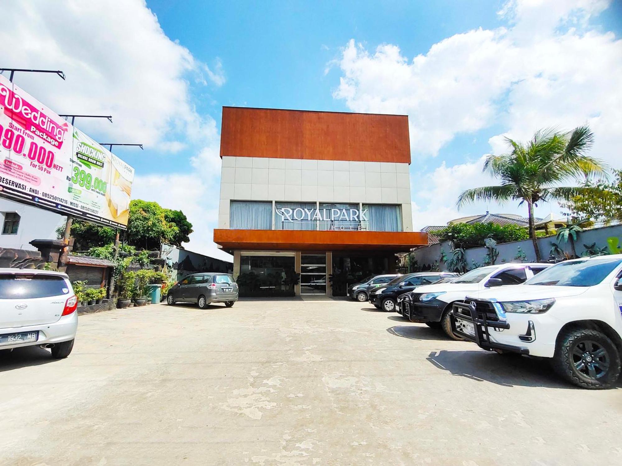 Royal Park Hotel Samarinda Εξωτερικό φωτογραφία