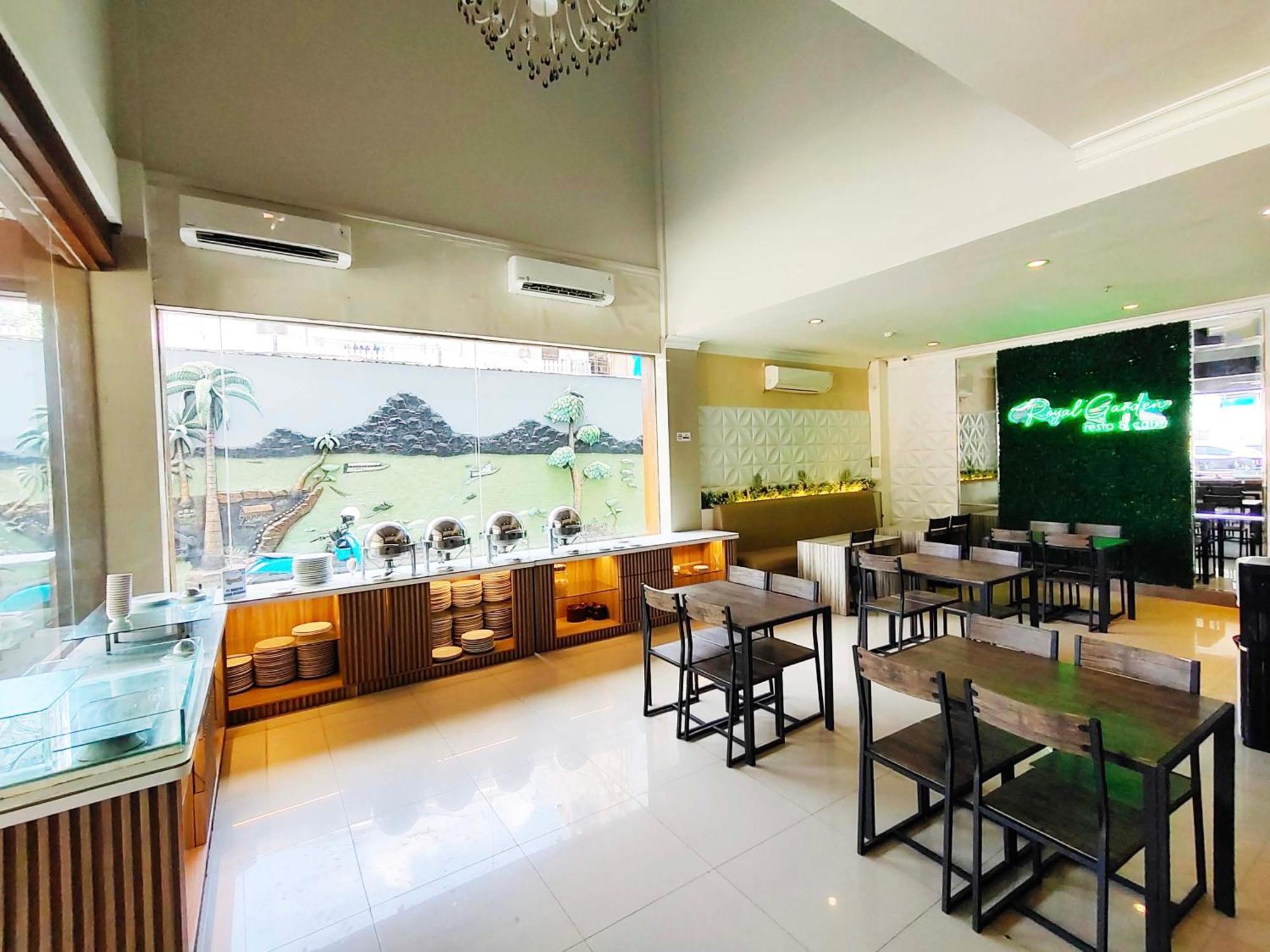 Royal Park Hotel Samarinda Εξωτερικό φωτογραφία