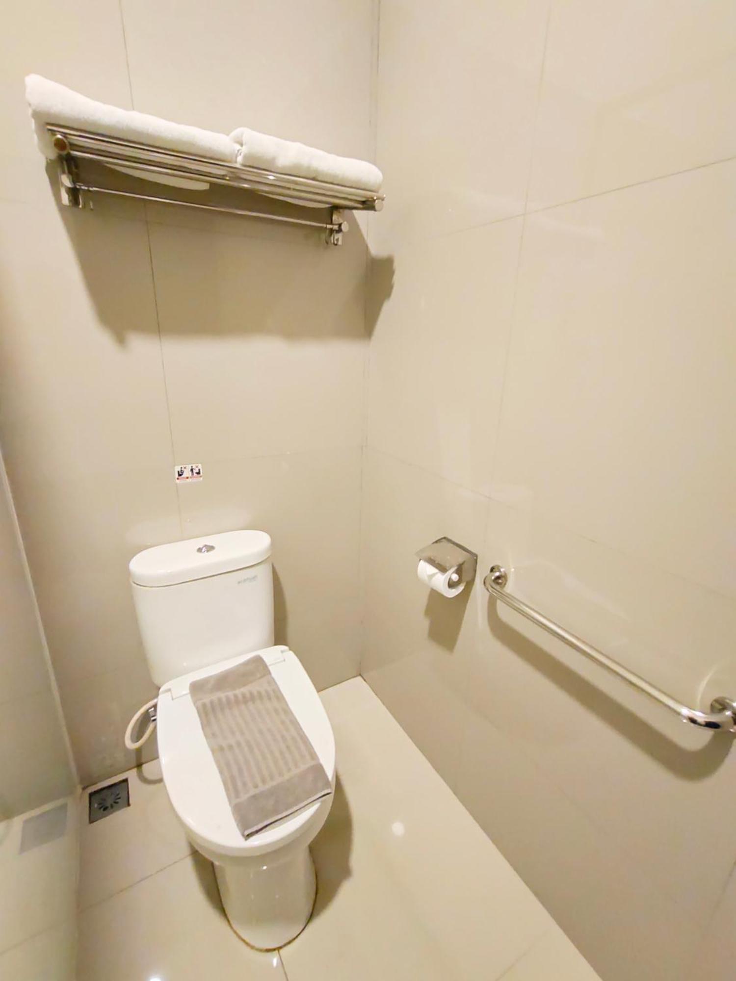 Royal Park Hotel Samarinda Εξωτερικό φωτογραφία