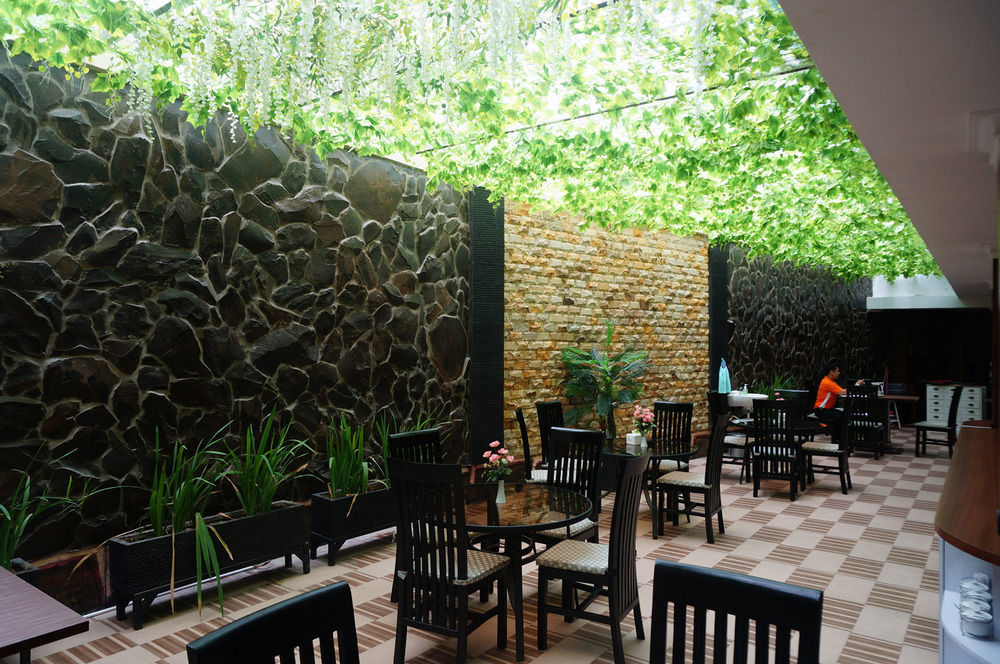 Royal Park Hotel Samarinda Εξωτερικό φωτογραφία