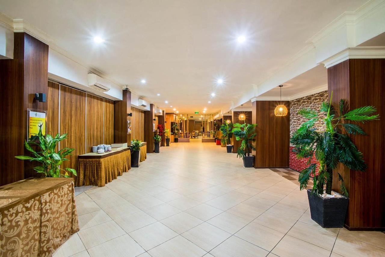 Royal Park Hotel Samarinda Εξωτερικό φωτογραφία