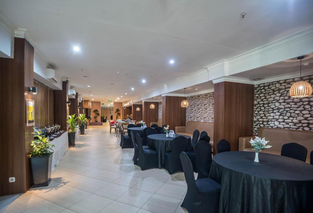 Royal Park Hotel Samarinda Εξωτερικό φωτογραφία